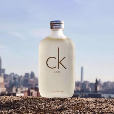 Calvin Klein (CK) trắng